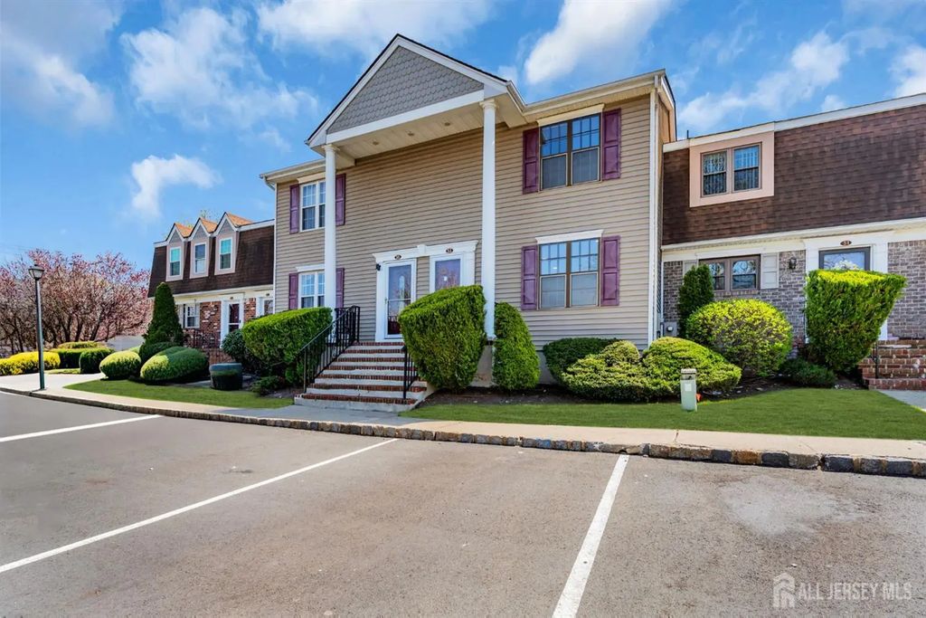 53 Heritage Lane, Fords