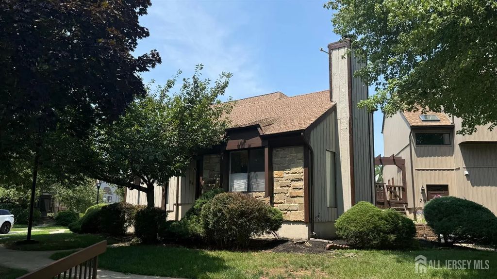 24 Emerald Lane, Old Bridge