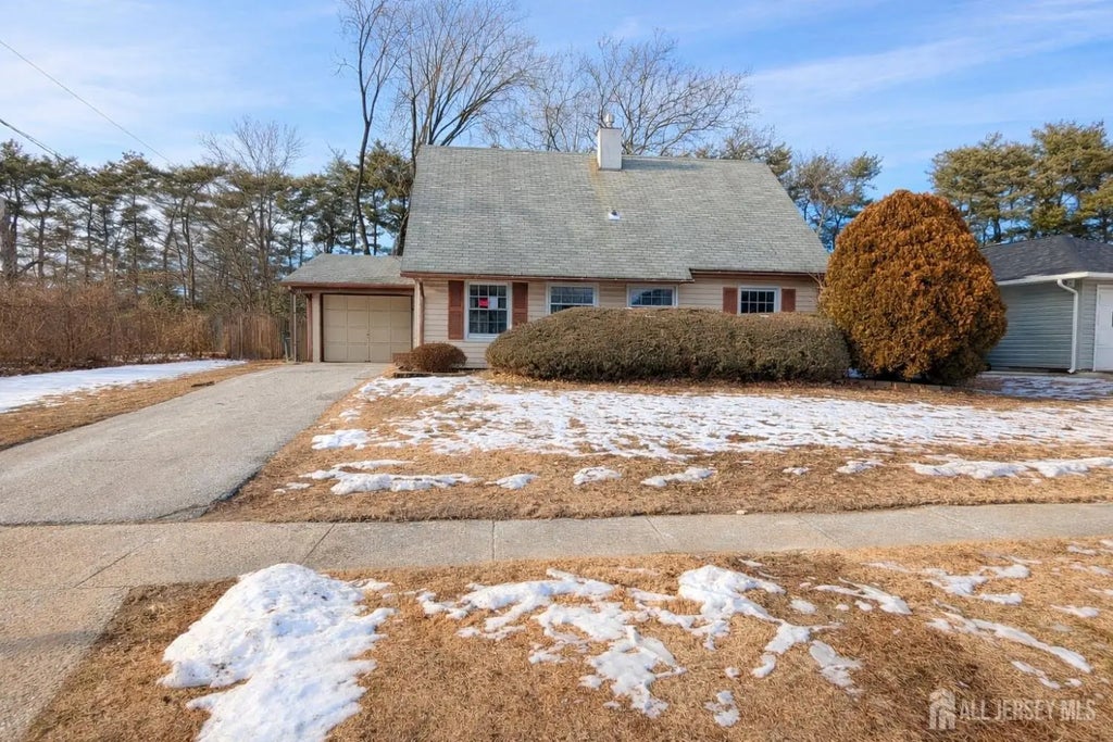 71 Shawmont Lane, Willingboro