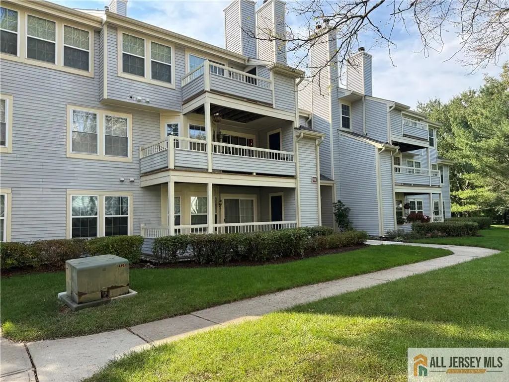 112 Lowell Court, West Windsor