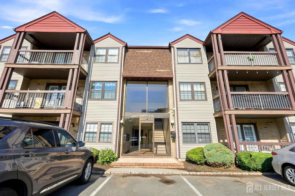 209 Newport Court, Fords