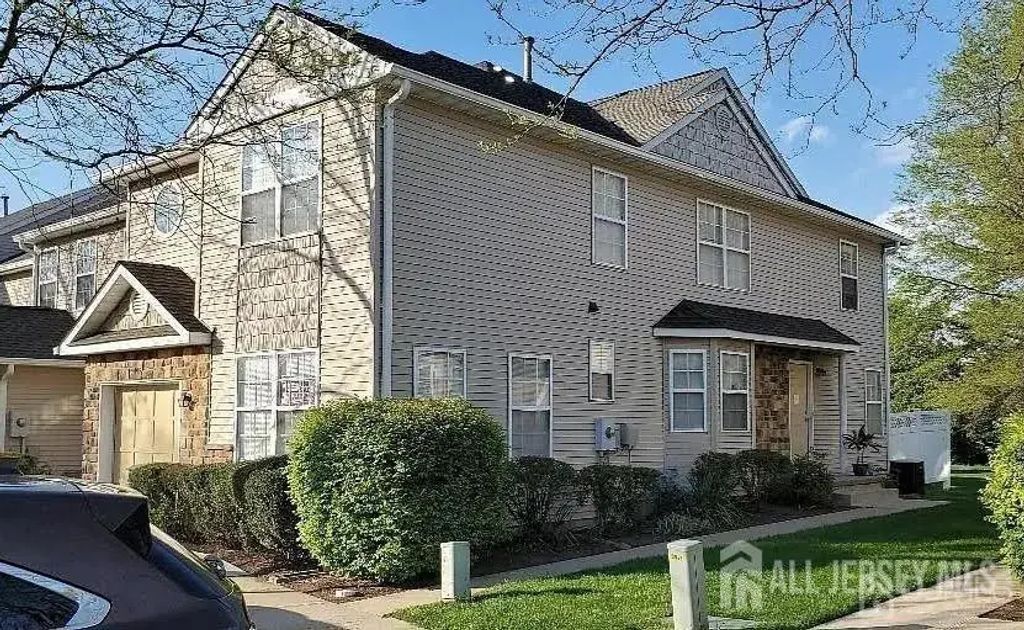 405 Cobblestone Court, South Brunswick
