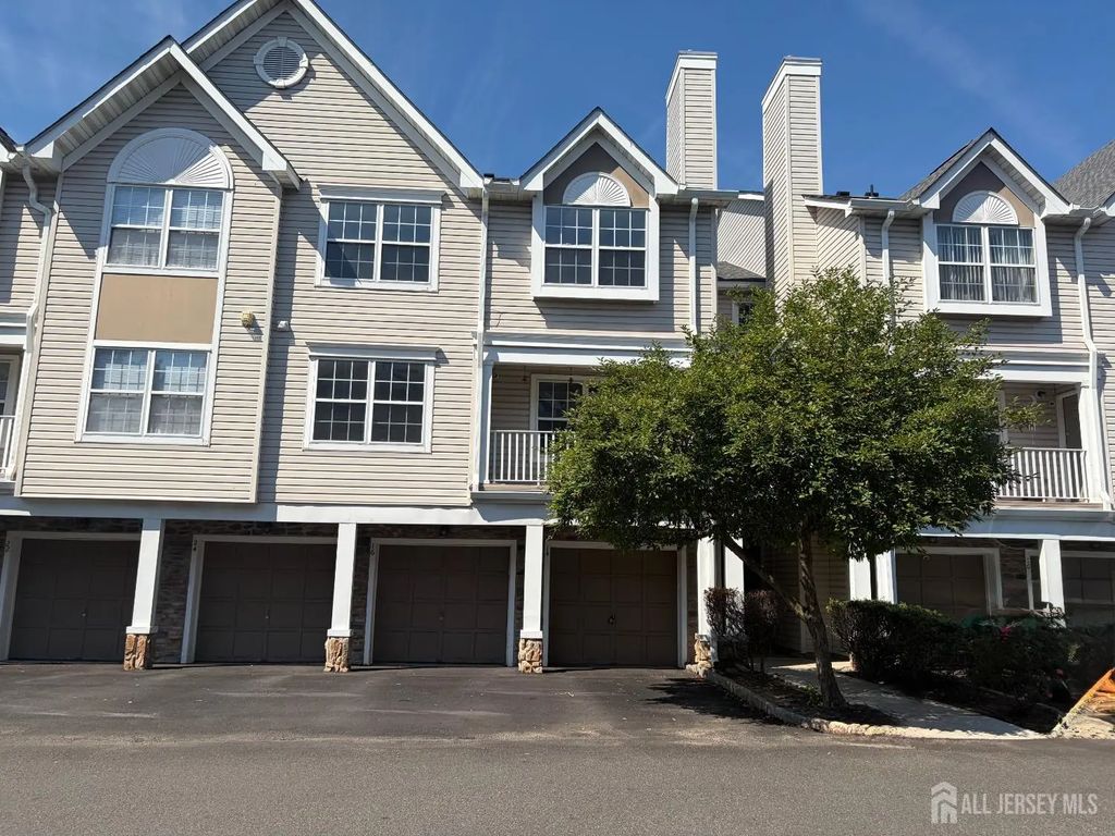 14 Prestwick Way, Edison