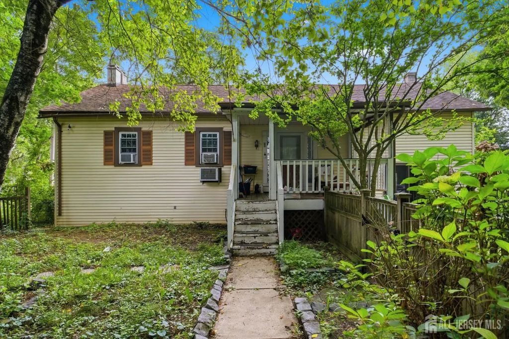 43 1/2 Carlton Avenue, Washington Bor