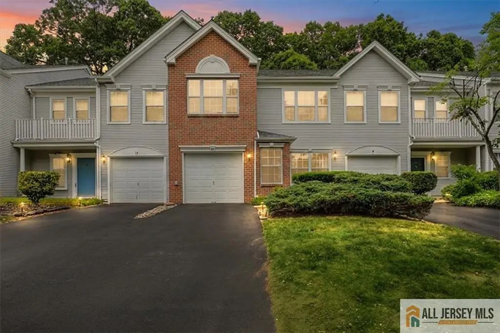 10 Pennsbury Way, East Brunswick