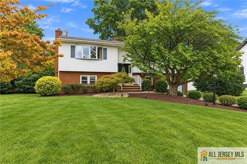 18 Lincoln Avenue, East Brunswick