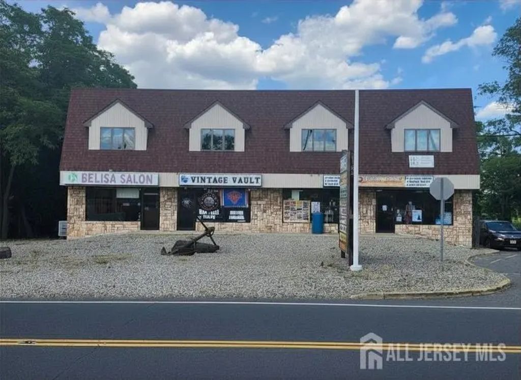 22 Old Matawan Road 1, Old Bridge