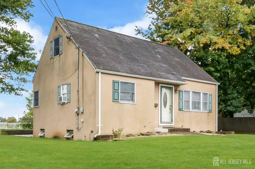 38 Susan Lane, East Brunswick