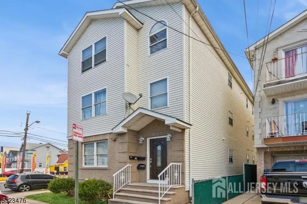 495 Catherine Street, Elizabeth