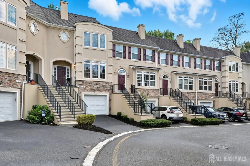 9 West Aspen Way, Matawan