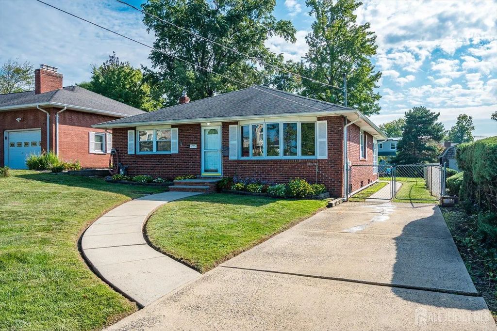 736 Harrell Avenue, Woodbridge Proper