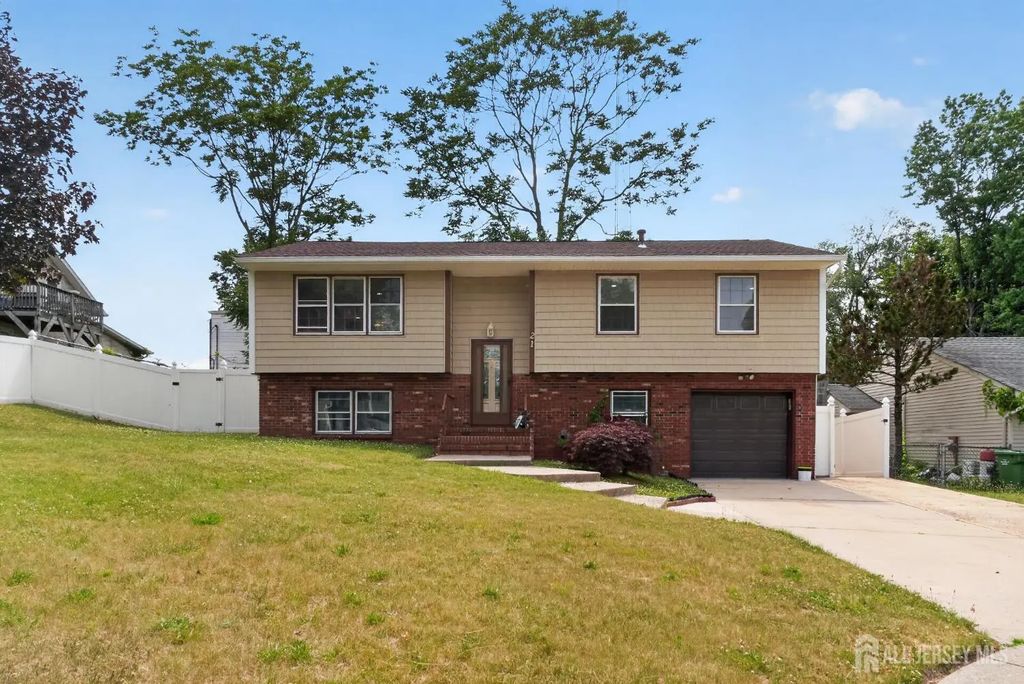 21 Ash Road, Middlesex