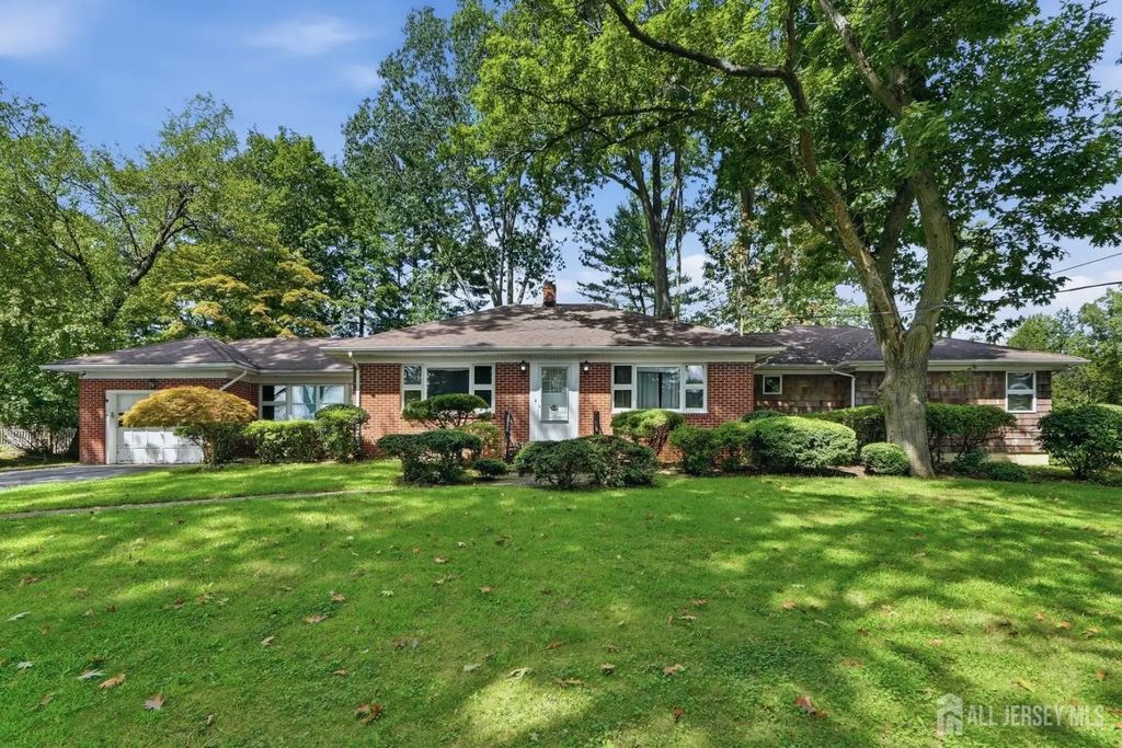 23 Glendale Drive, Freehold Twp
