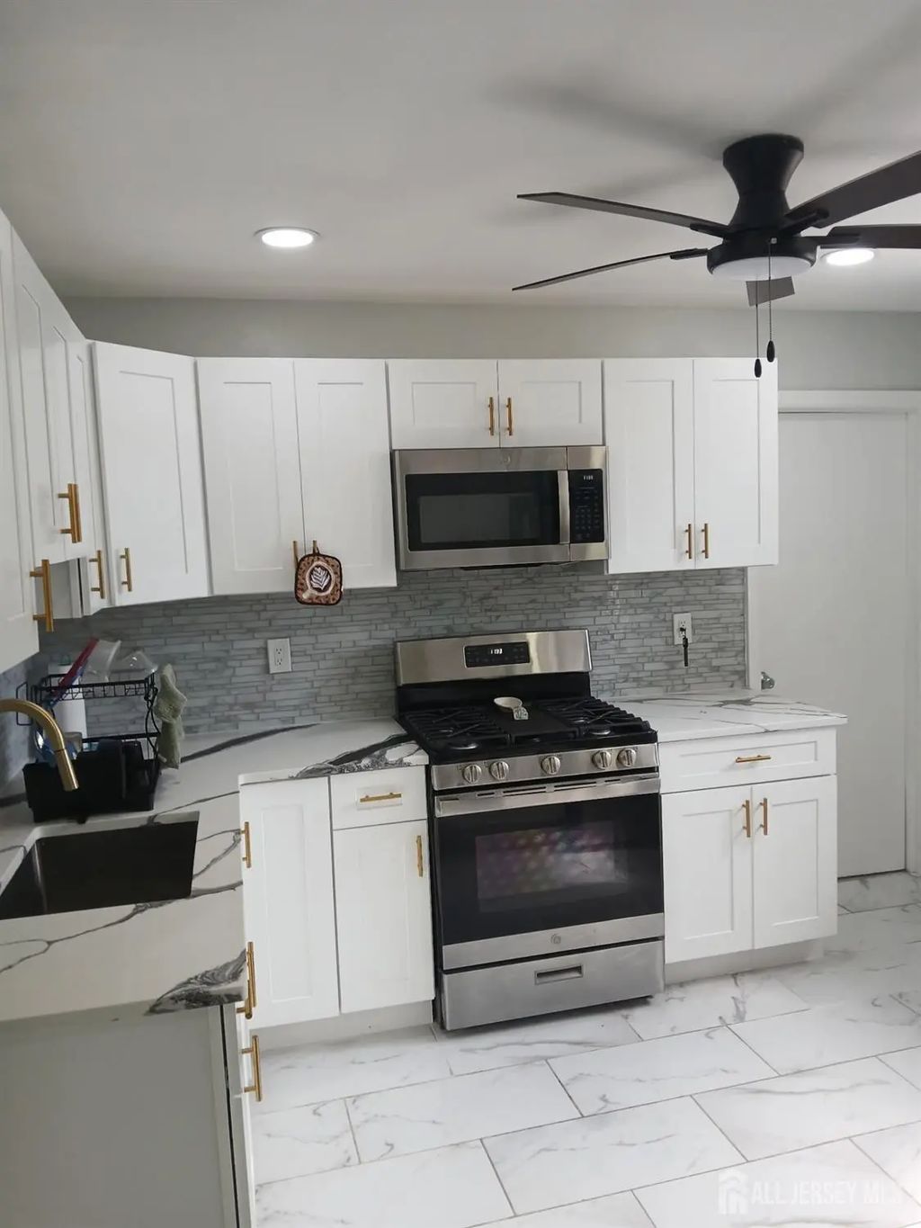 274 College Drive, Edison