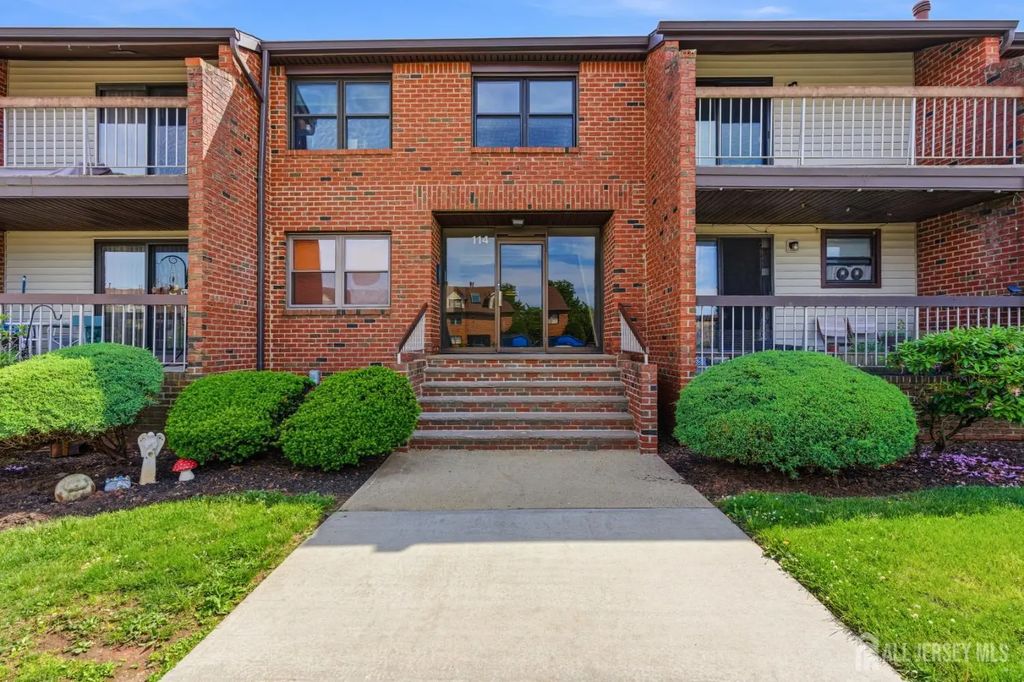 114 Beverly Hill Terrace, Woodbridge Proper