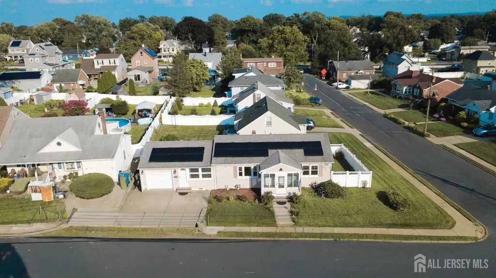 2 Hilltop Avenue, Sayreville