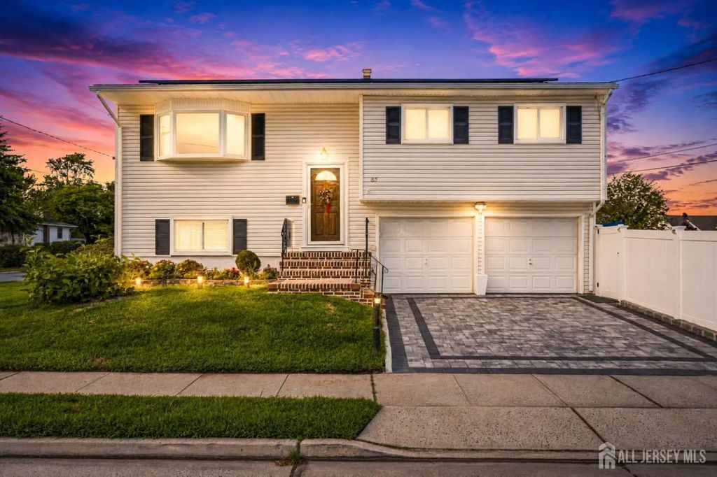 85 E Laurel Street, Carteret