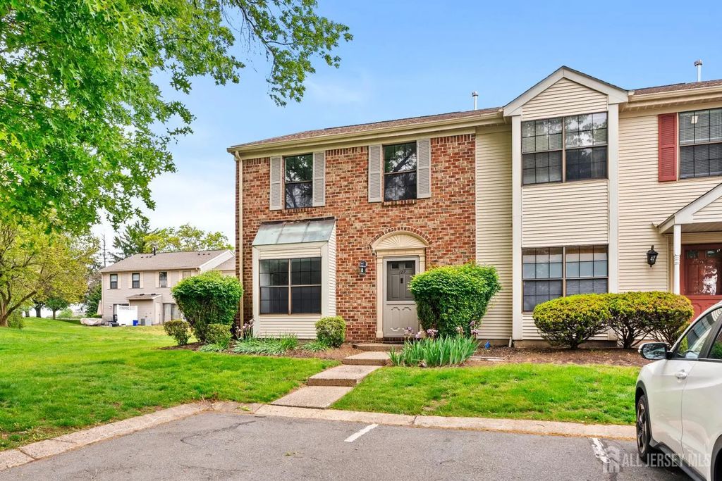 127 Berkshire Court, Piscataway