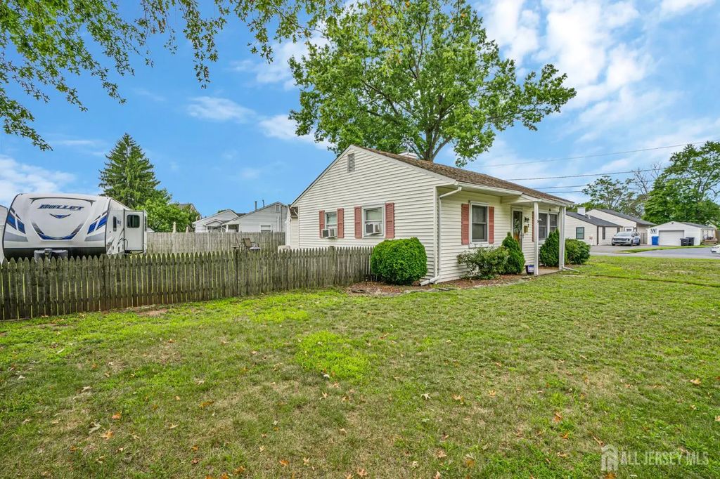 2 Orchid Place, Middlesex