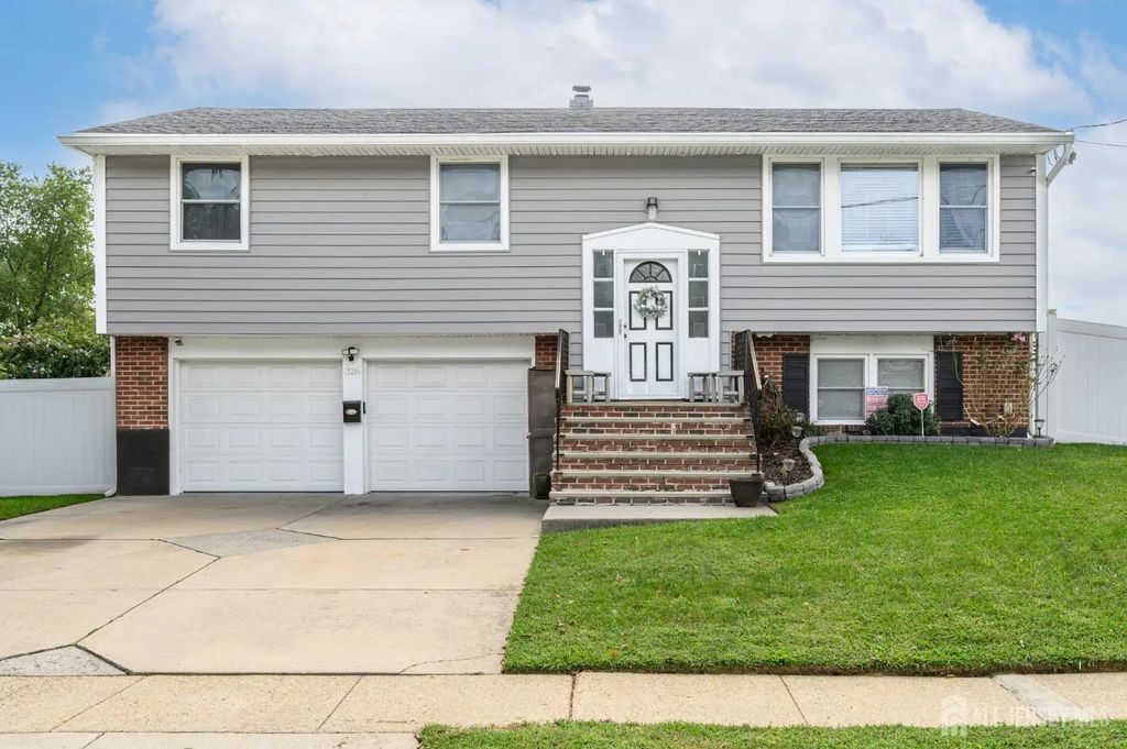 326 Harrison Avenue, Beverly