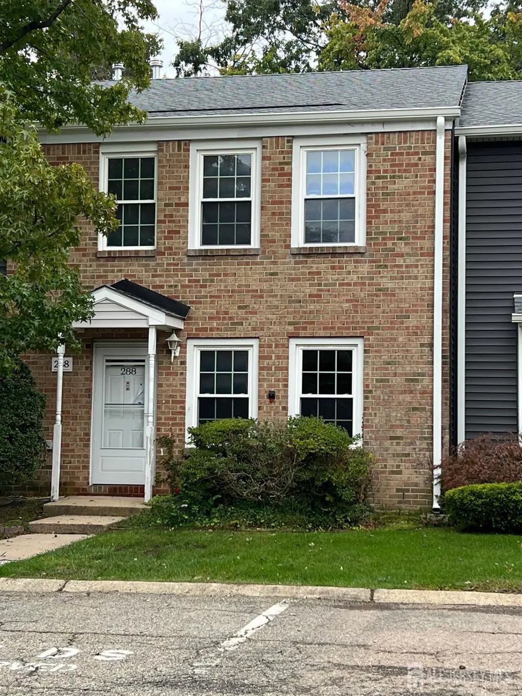 288 Constitution Circle, North Brunswick