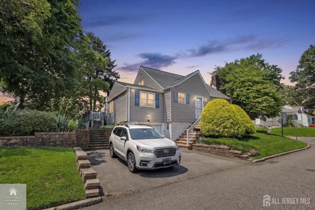 92 Silver Lake Avenue, Edison