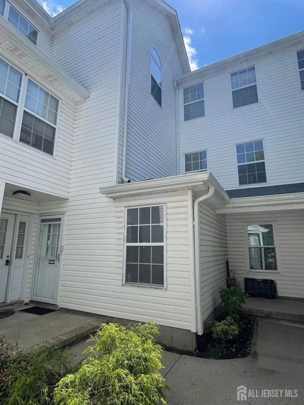 918 Plymouth Road, North Brunswick