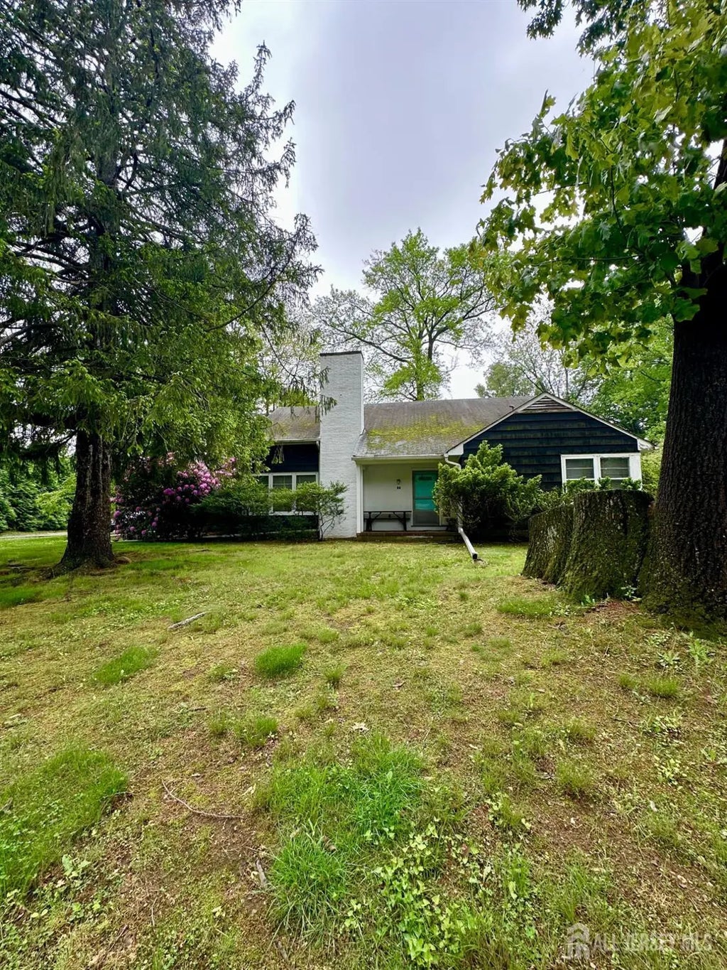 33 Lawrence Brook Drive, East Brunswick