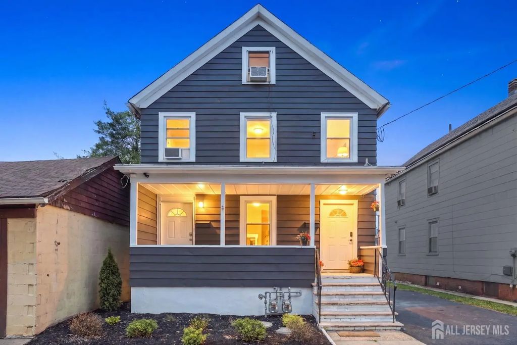56 Grant Avenue, Carteret