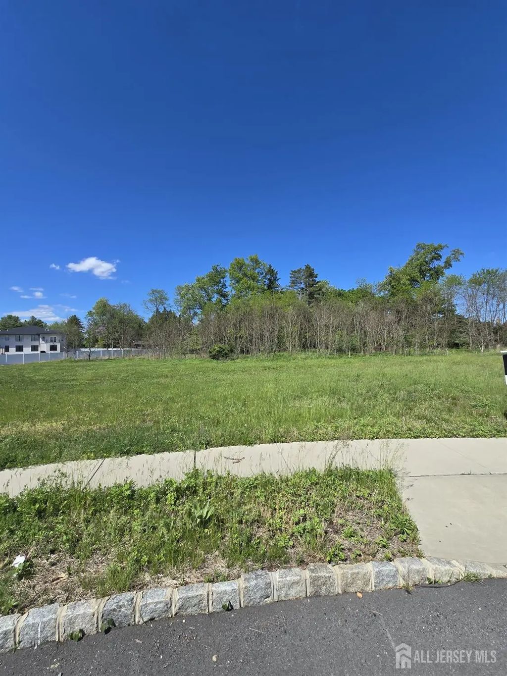 18 Interlaken Road, South Brunswick