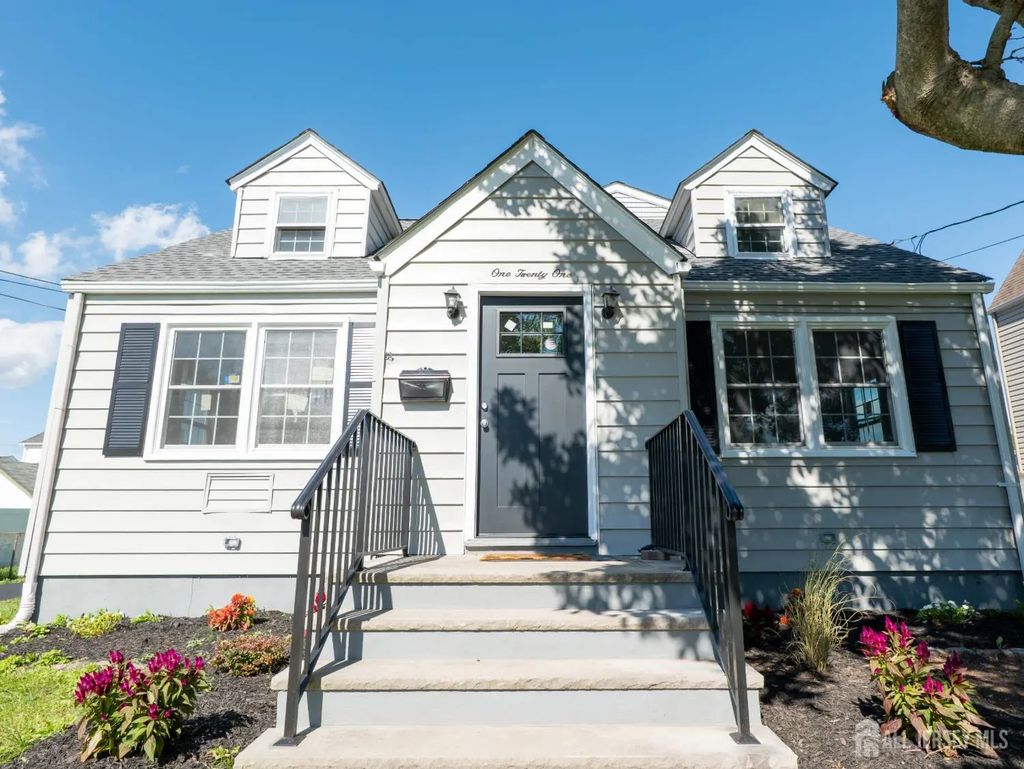 121 Kosciusko Avenue, South Plainfield