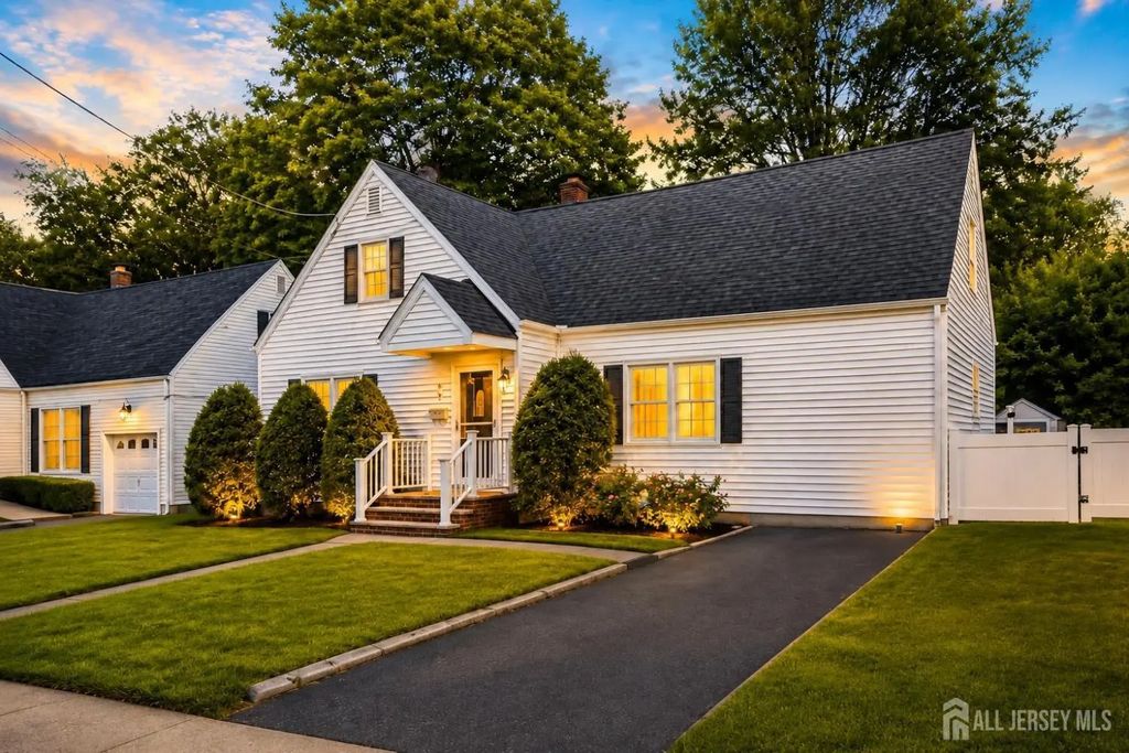 23 Mayfield Place, Metuchen