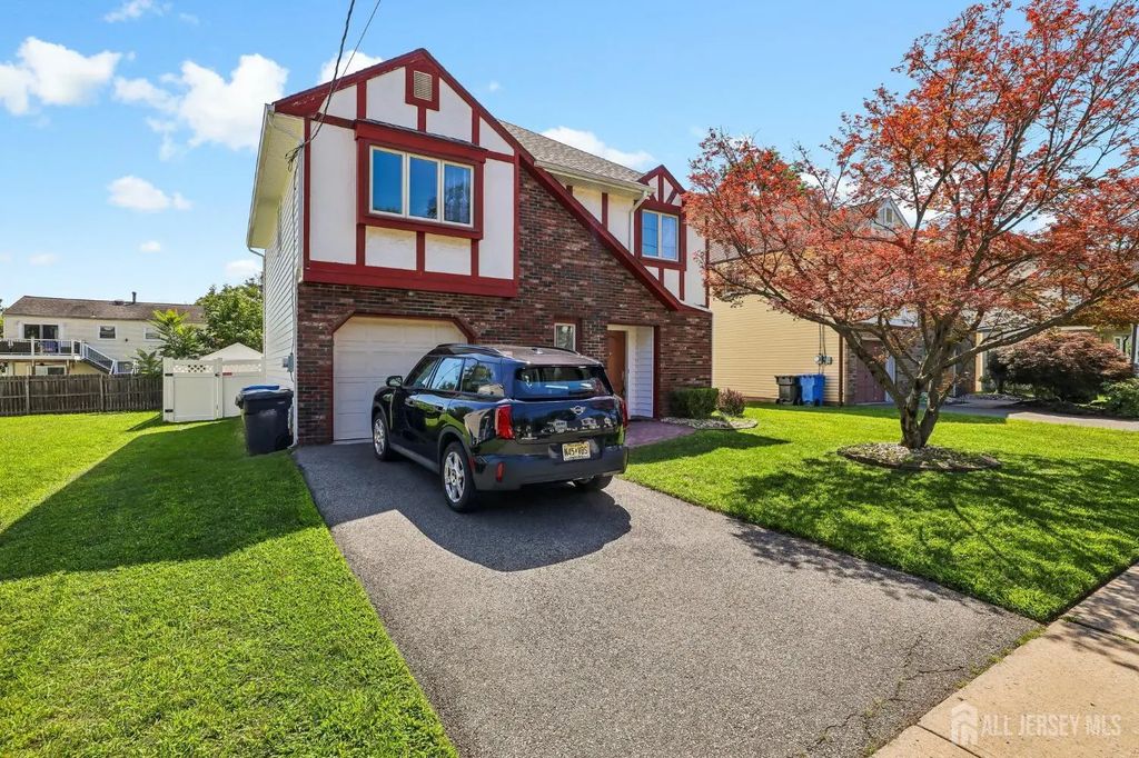 6 Weston Street, Metuchen
