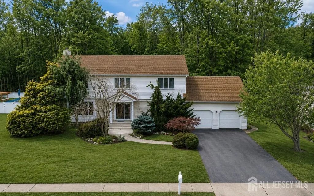 5 Washington Avenue, Morganville