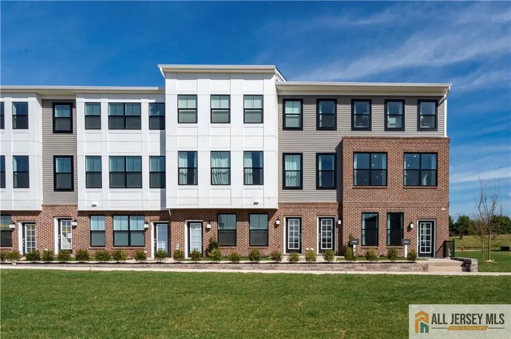328 Cora Bergen Boulevard, Hopewell Twp