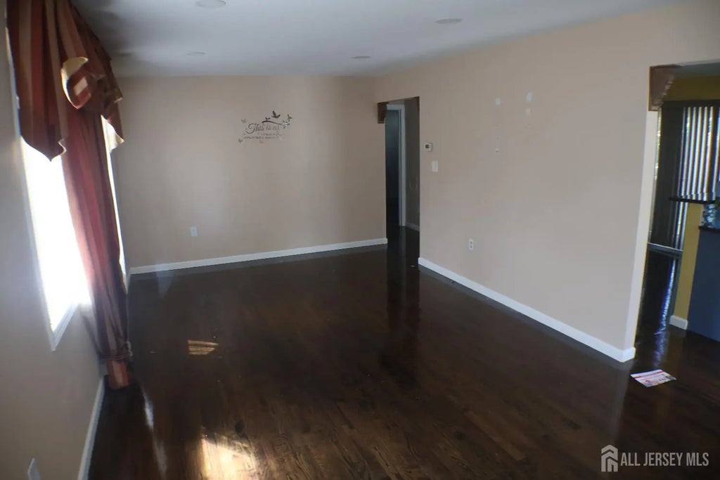 39 Kathleen Place, Edison