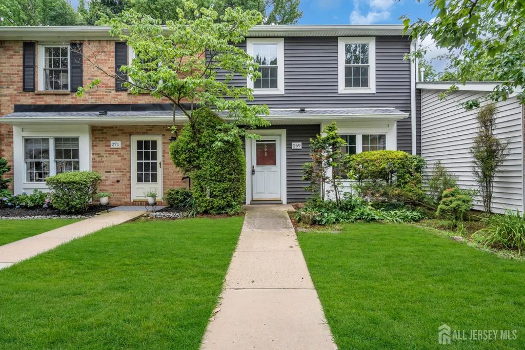 269 Constitution Circle, North Brunswick