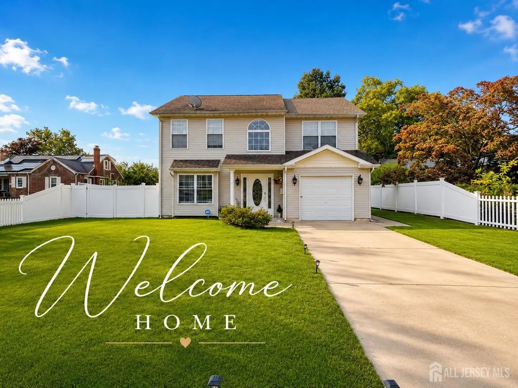 531 Manor Road, Beverly