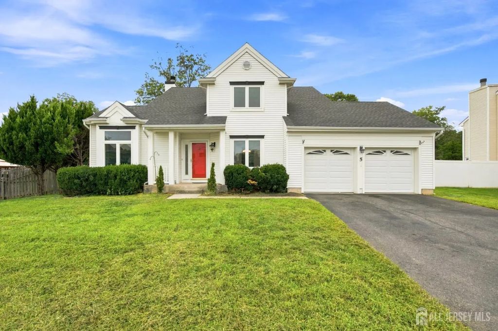 5 Cherrywood Drive, Piscataway
