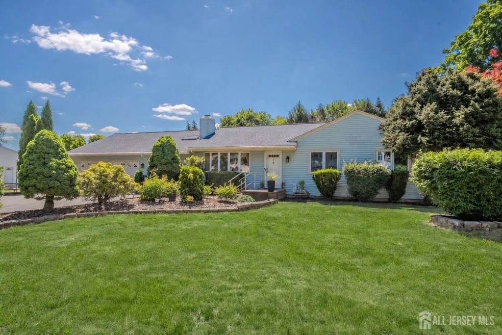 2284 Polk Avenue, North Brunswick
