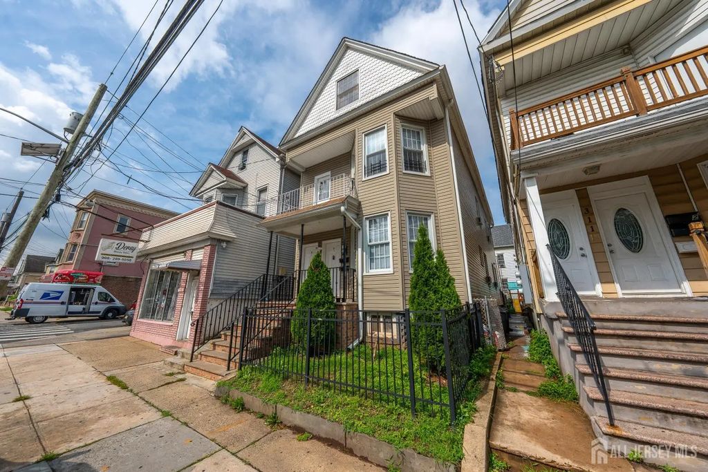 313 Washington Avenue, Elizabeth