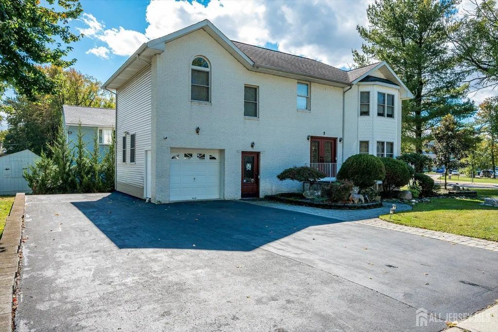 5 Hollywood Street, Edison