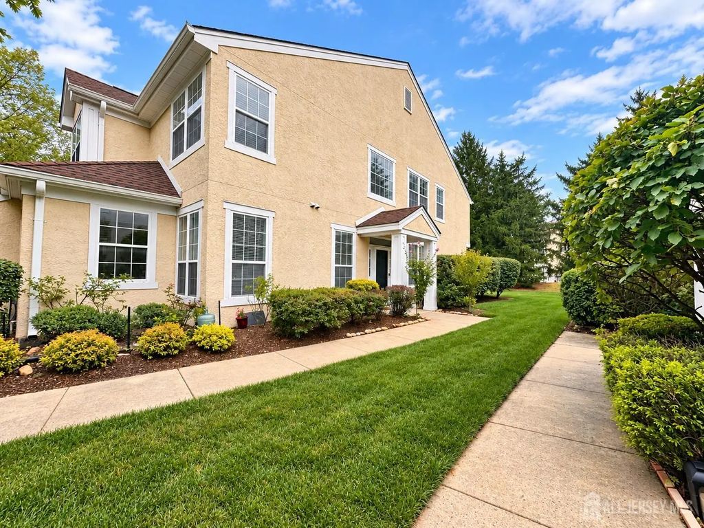 95 Ashford Drive, Plainsboro