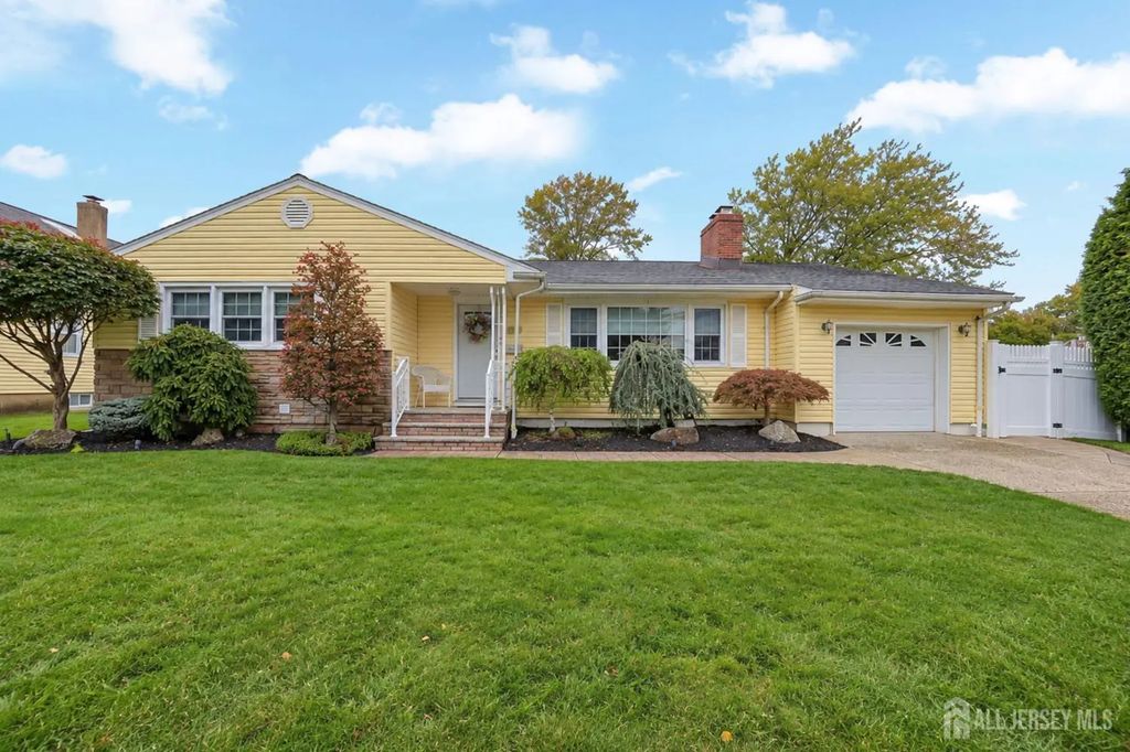 555 E Washington Avenue E, Woodbridge Proper