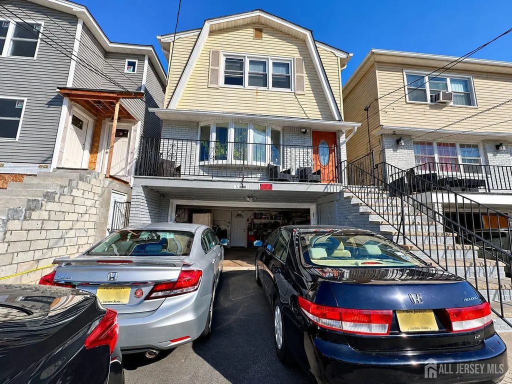 109-111 Judy Drive, Keasbey