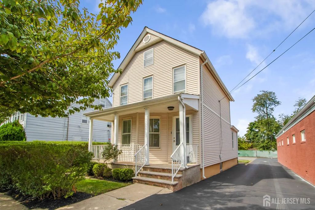 81 Woodbridge Avenue, Highland Park