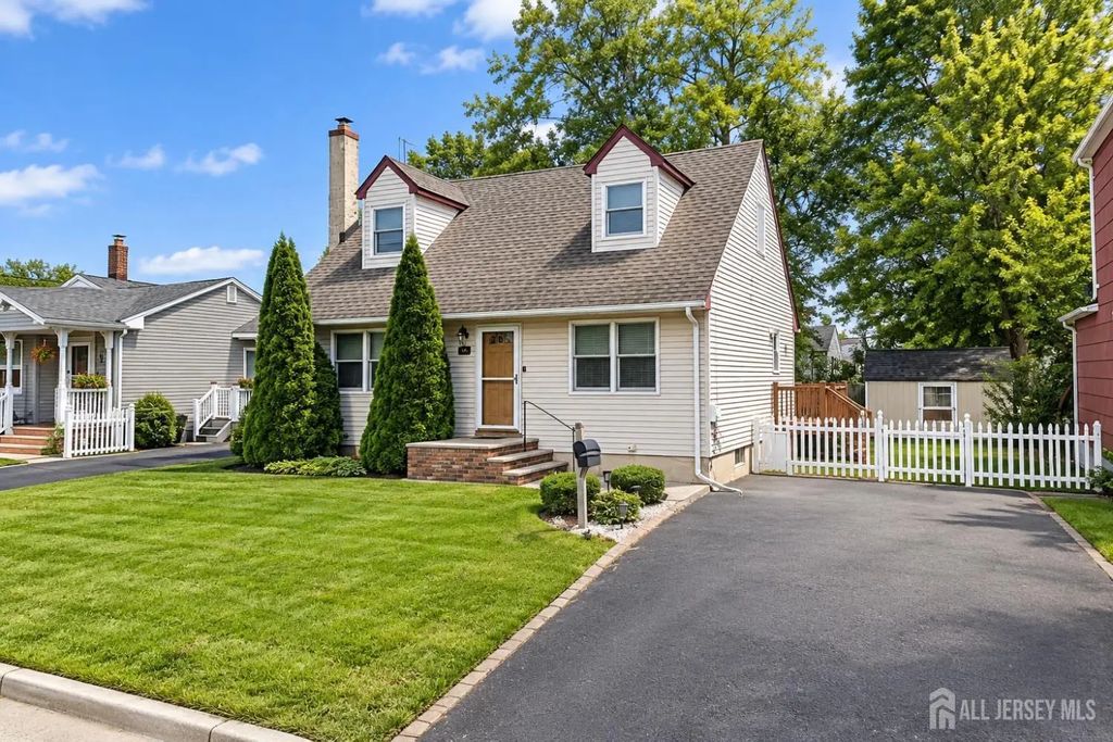129 S 20th Avenue, Manville