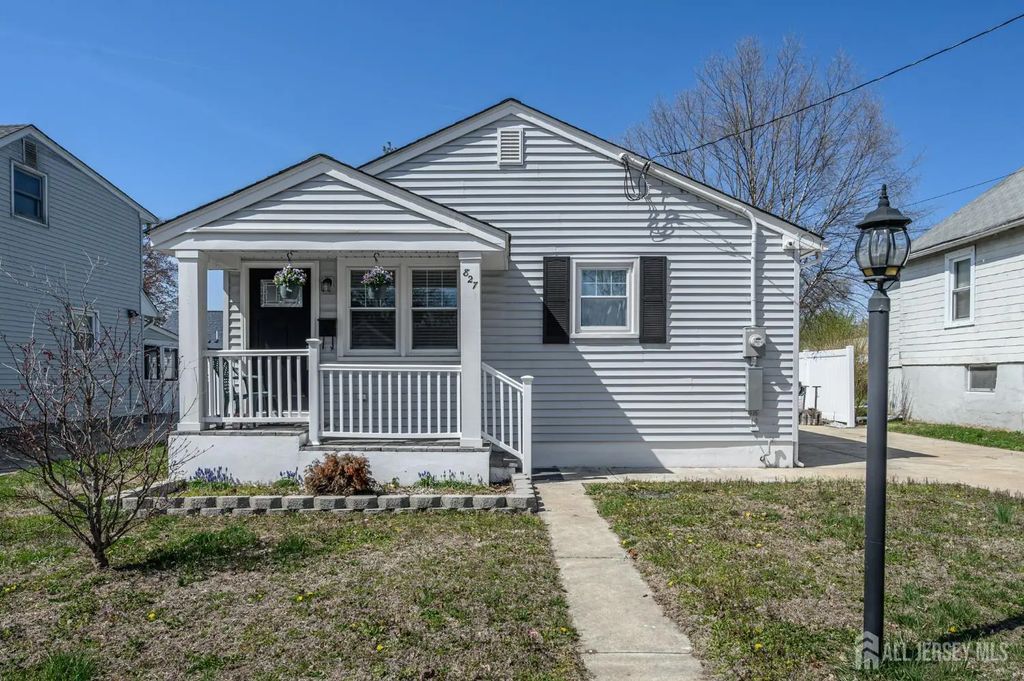 827 Lincoln Avenue, Manville