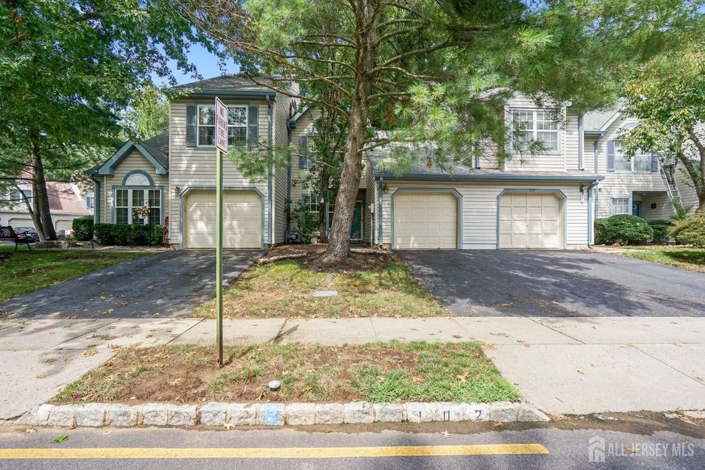 102 Rumford Way, Manalapan