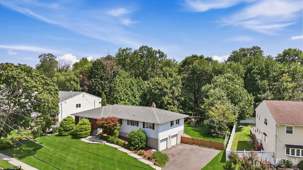6 New Dover Road, East Brunswick